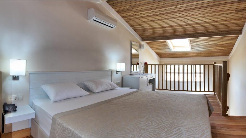 Batihan Beach Resort & Spa 쿠사다시 외부 사진