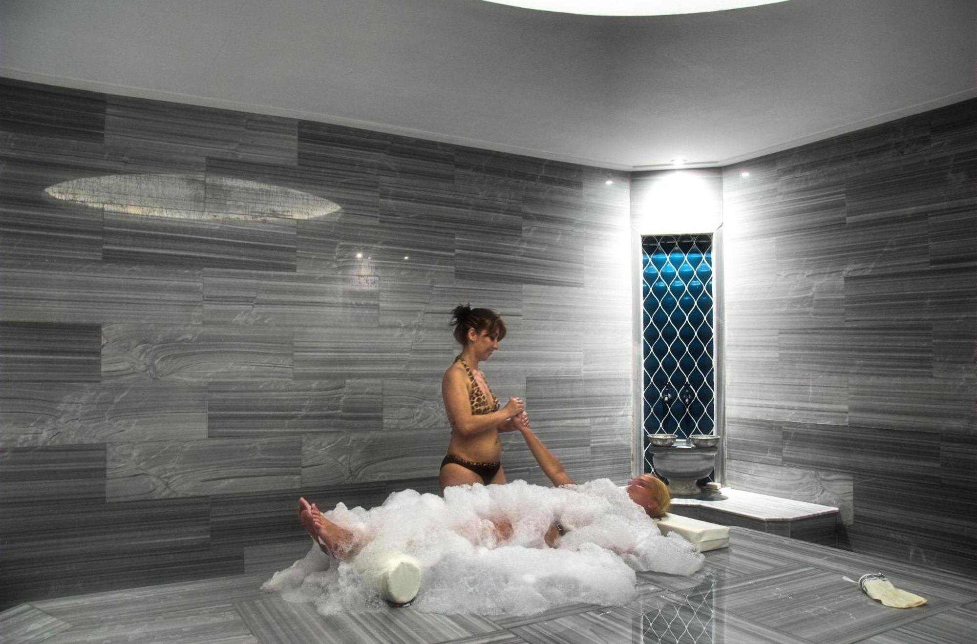 Batihan Beach Resort & Spa 쿠사다시 외부 사진
