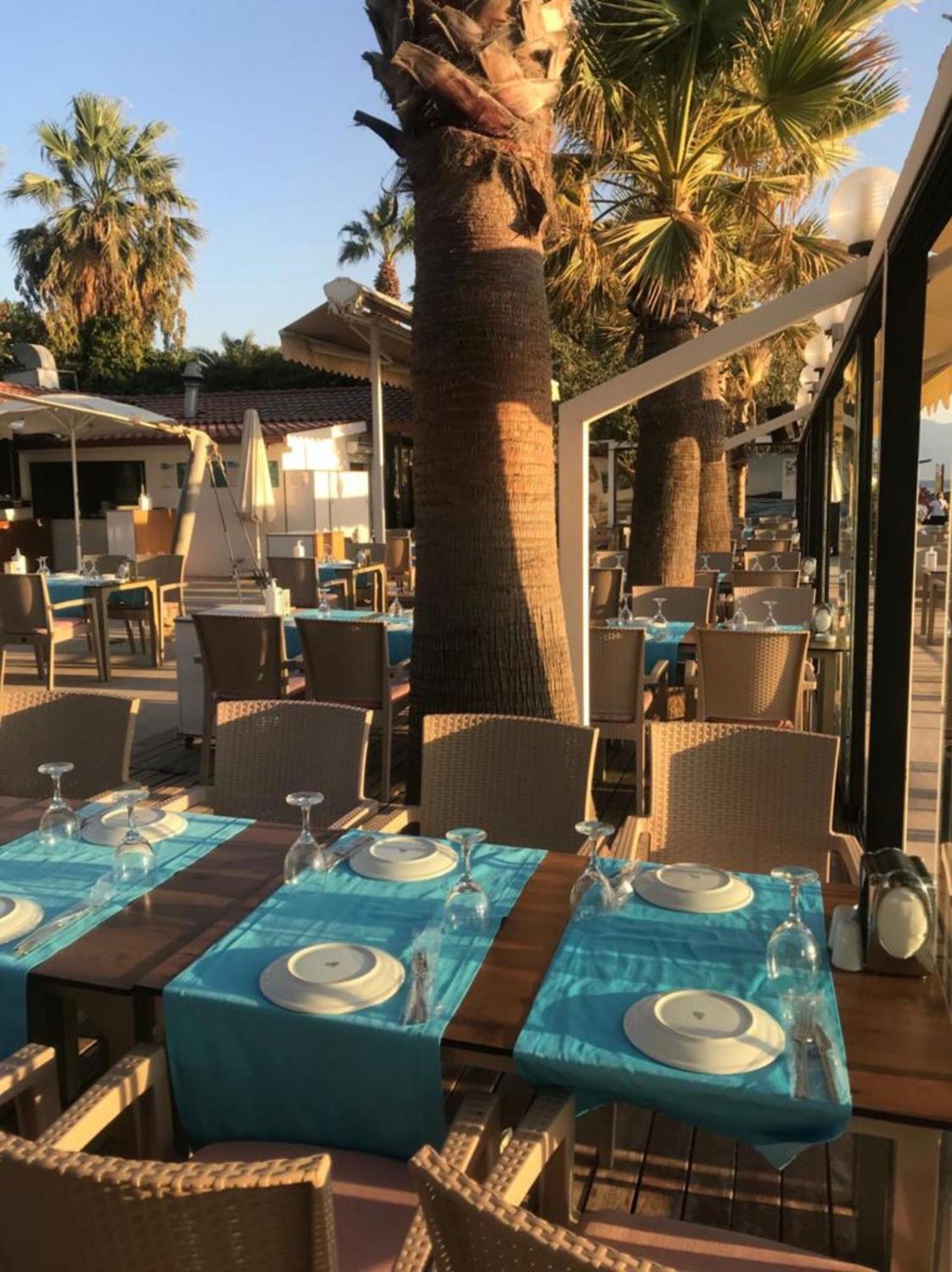 Batihan Beach Resort & Spa 쿠사다시 외부 사진