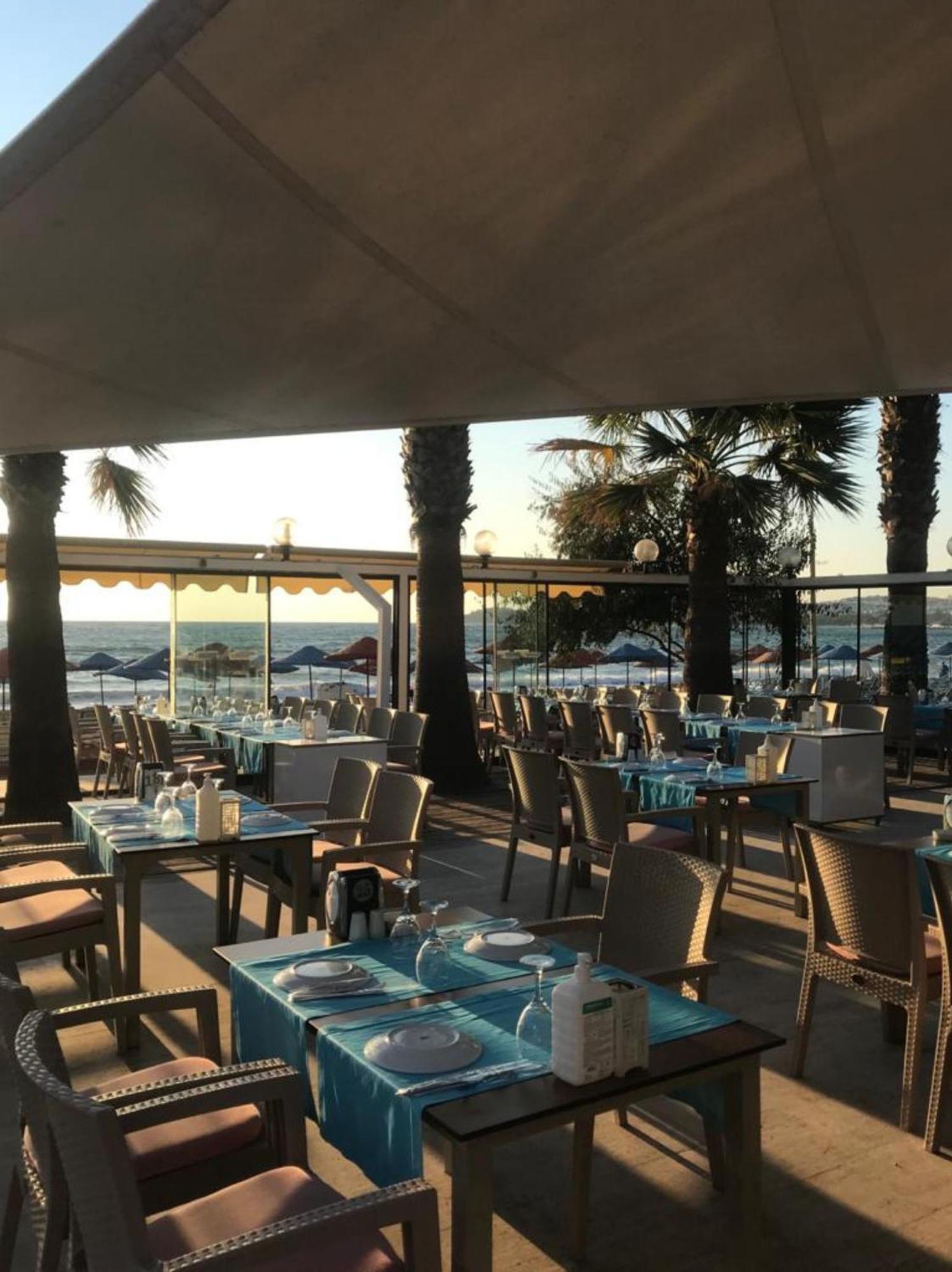 Batihan Beach Resort & Spa 쿠사다시 외부 사진