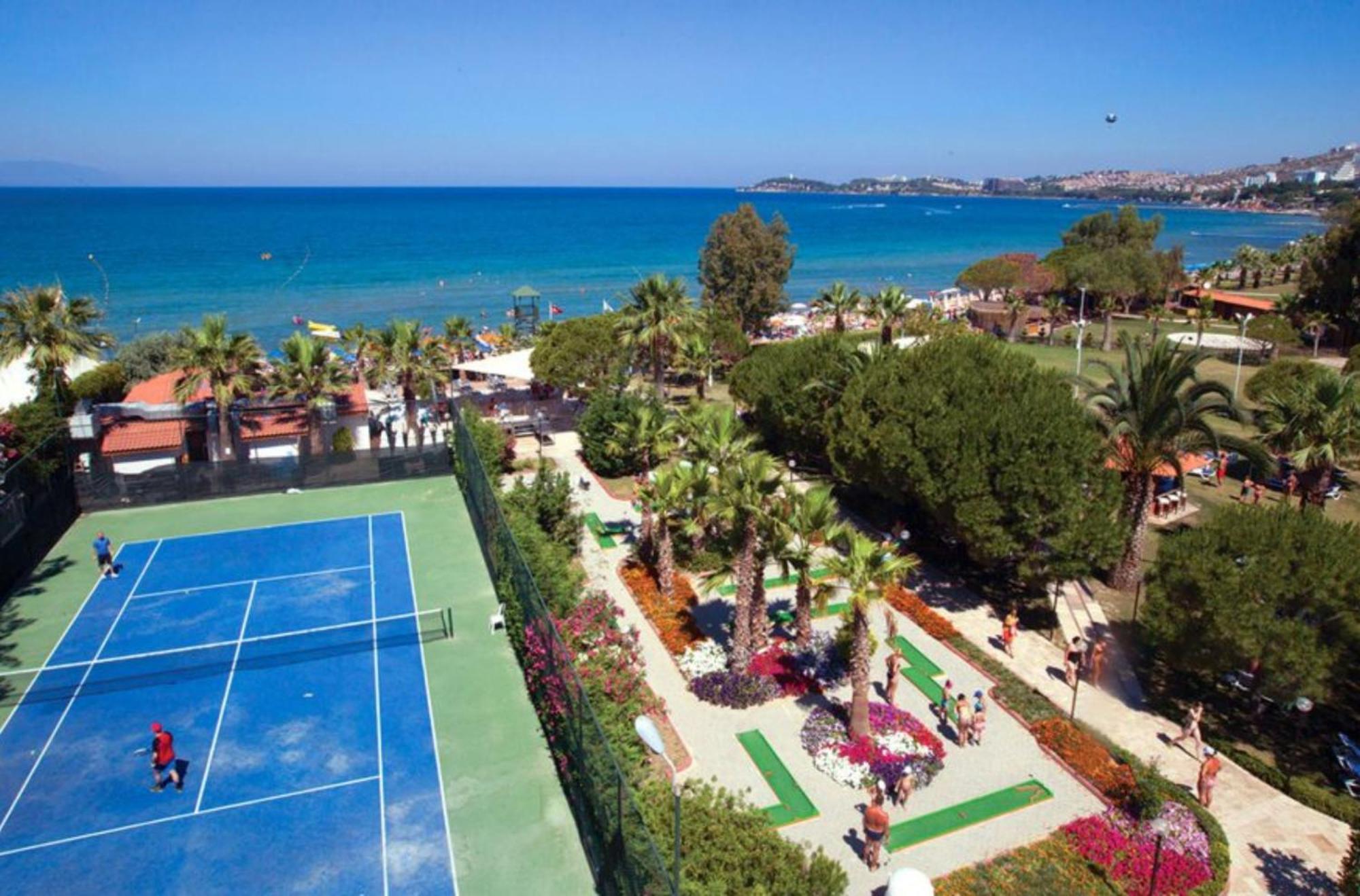 Batihan Beach Resort & Spa 쿠사다시 외부 사진